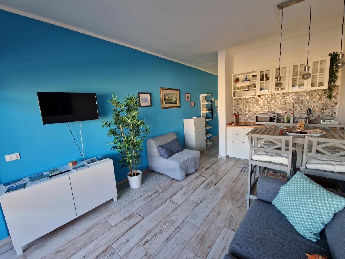 Casa Marina - Monolocale Vista Mare Apartment ฟอลลอนนีกา ภายนอก รูปภาพ